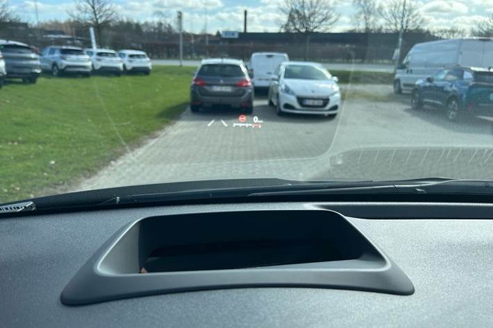 Grå Toyota Yaris fra 2021