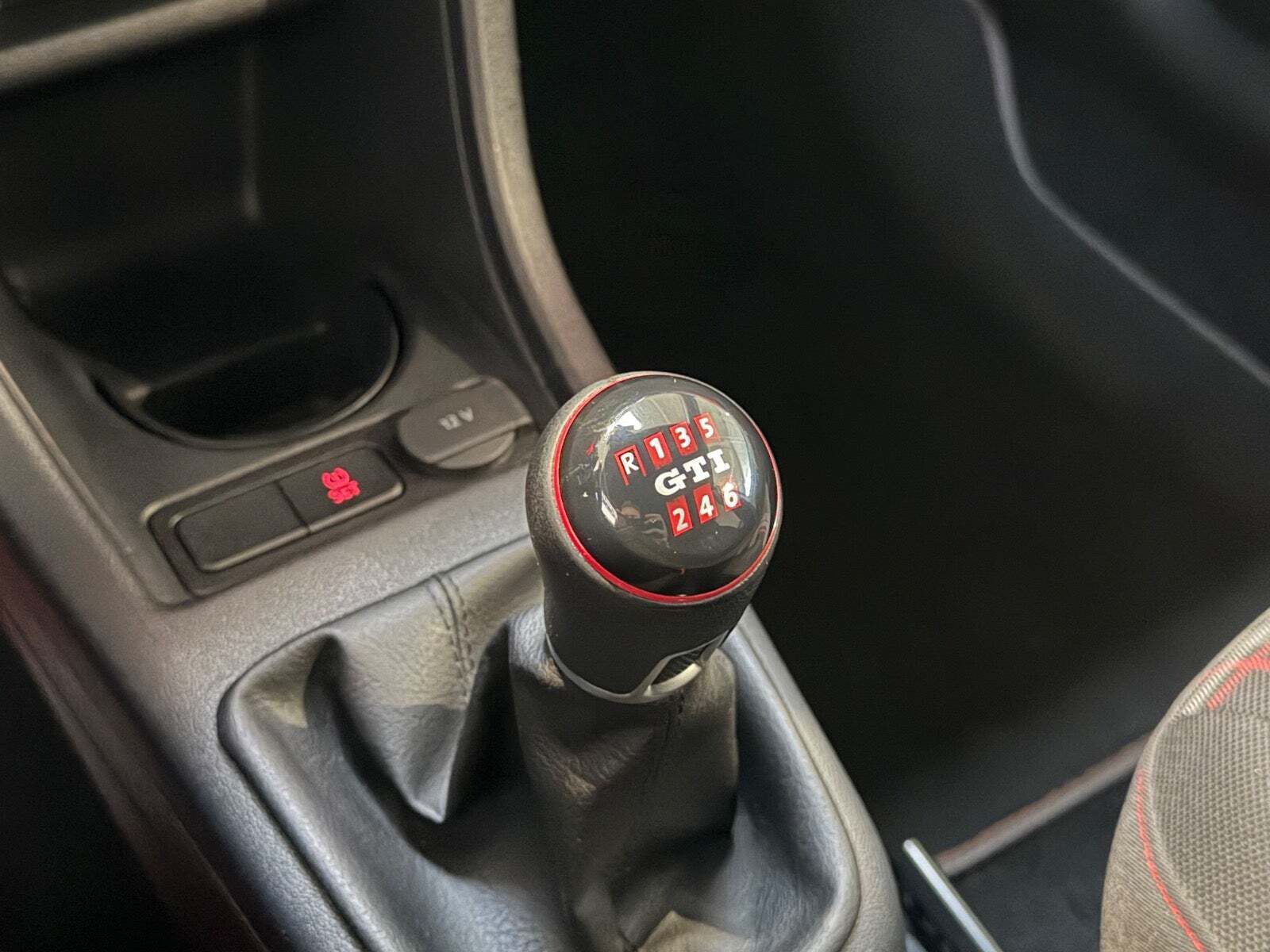 Hvid VW UP! fra 2021