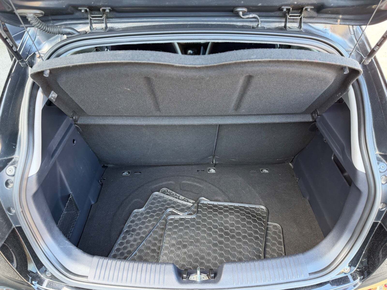 Grøn Kia Rio fra 2013