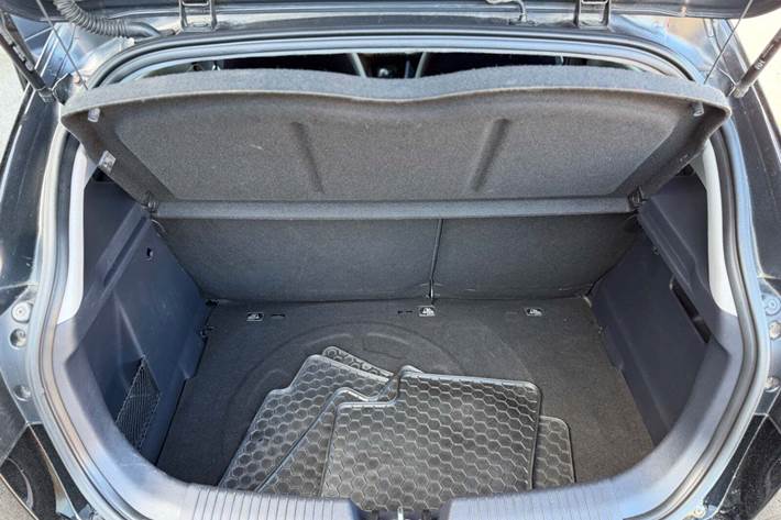 Grøn Kia Rio fra 2013