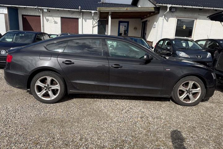 Grå Audi A5 fra 2016