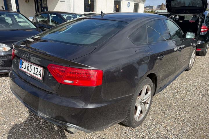 Grå Audi A5 fra 2016