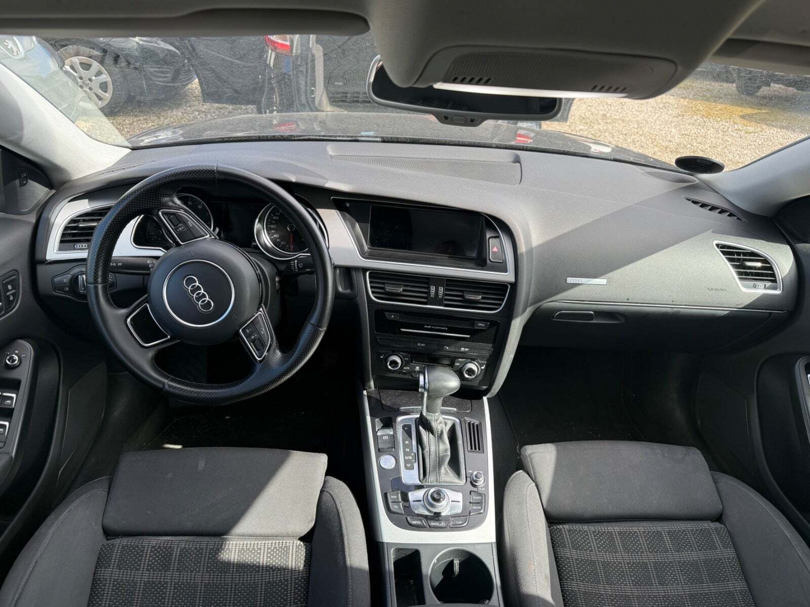 Grå Audi A5 fra 2016