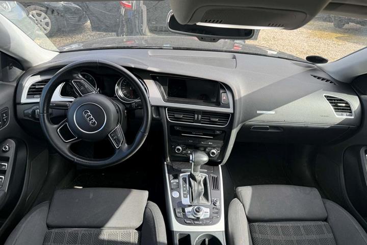 Grå Audi A5 fra 2016