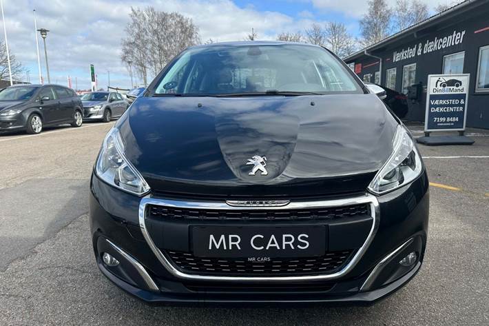Sort Peugeot 208 fra 2018