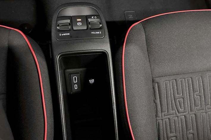 Rød Fiat 500e fra 2022