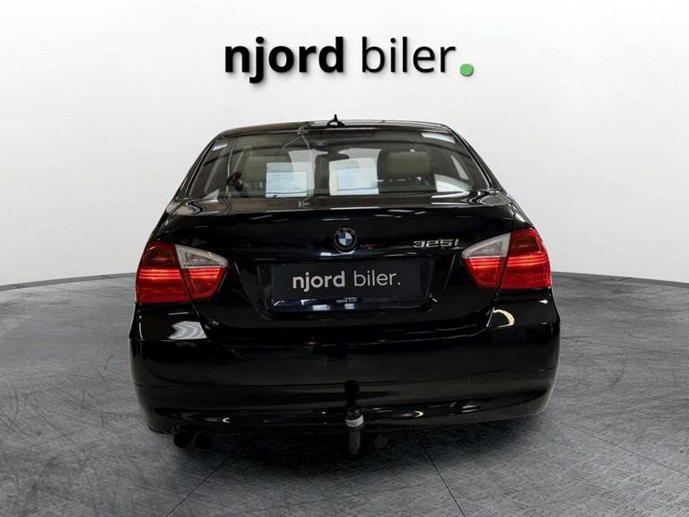 BMW 325i 2,5 aut.