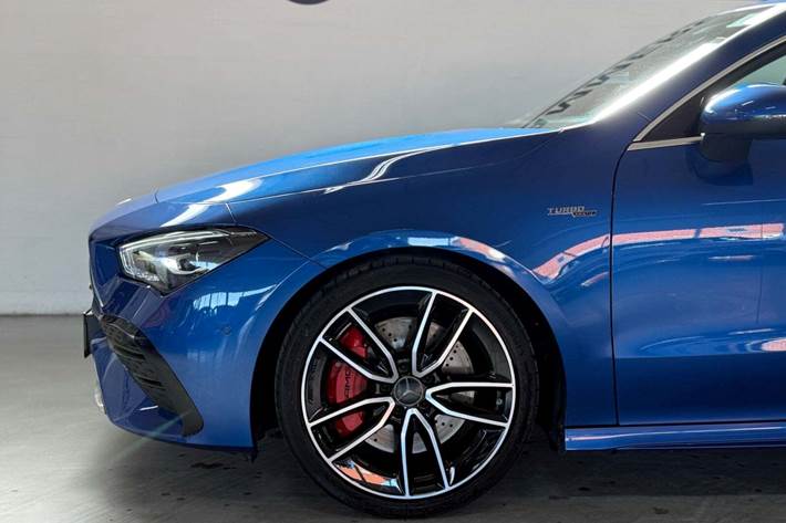 Blå Mercedes CLA35 fra 2024
