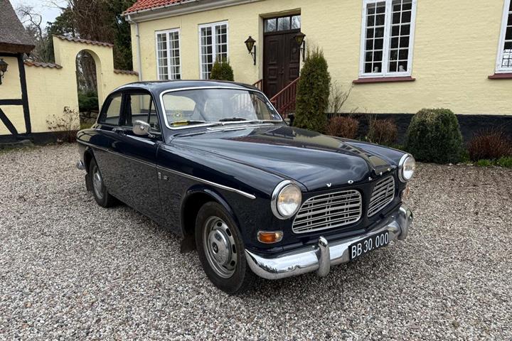 Blå Volvo 121 fra 1969 set udefra