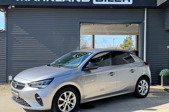 Sølv Opel Corsa fra 2019