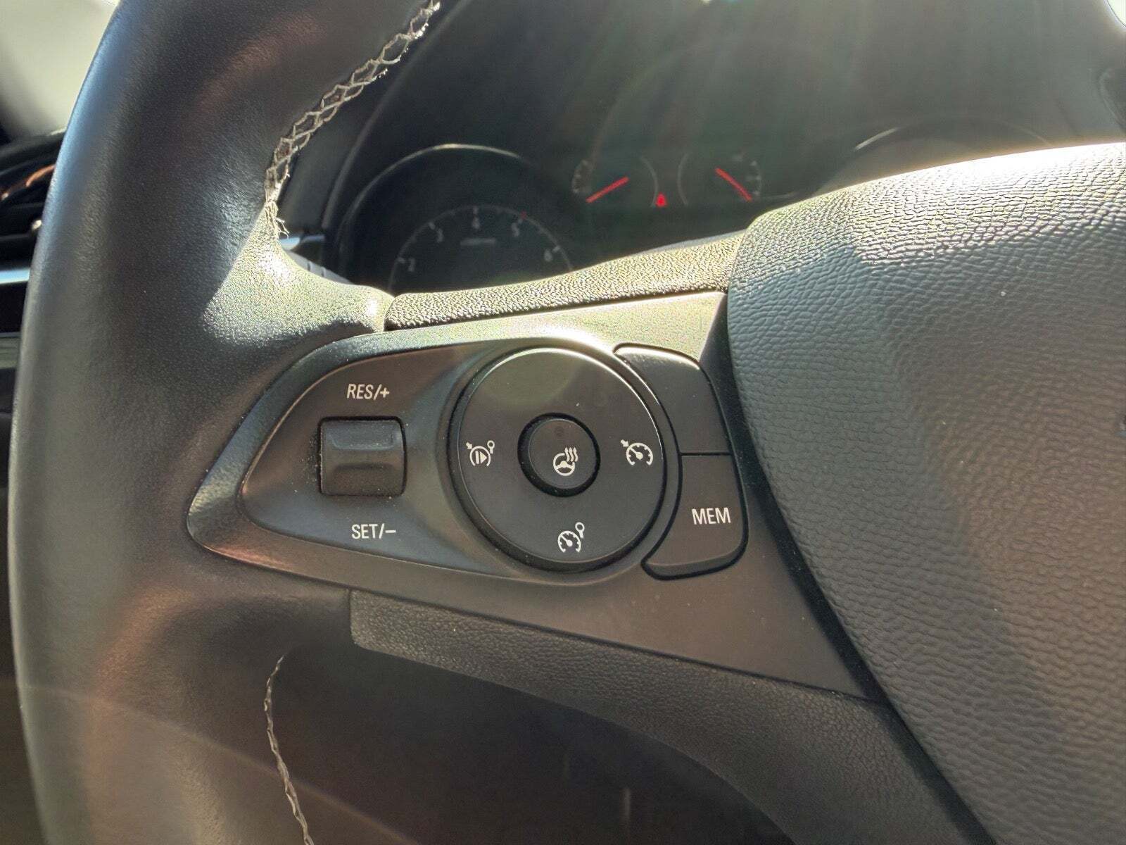 Sølv Opel Corsa fra 2019