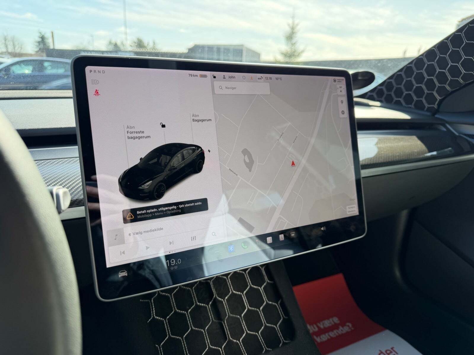 Sort Tesla Model 3 fra 2021