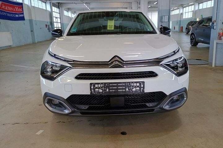 Hvid Citroën ë-C4 X fra 2024