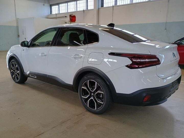 Hvid Citroën ë-C4 X fra 2024