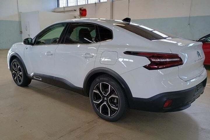Hvid Citroën ë-C4 X fra 2024