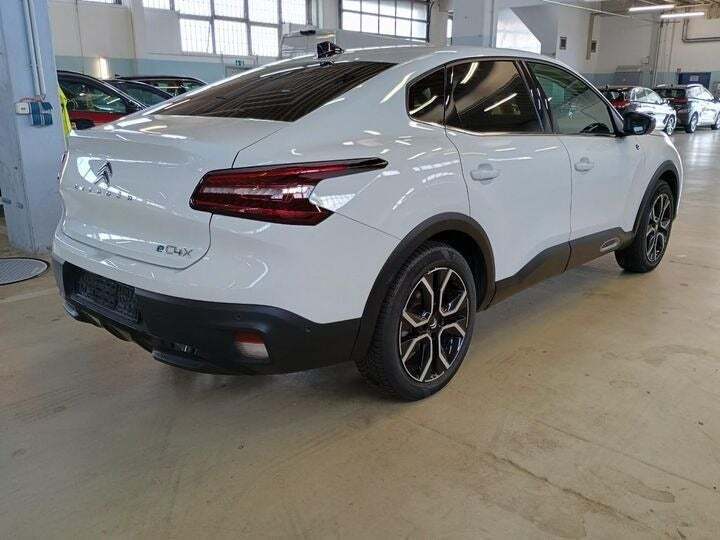 Hvid Citroën ë-C4 X fra 2024
