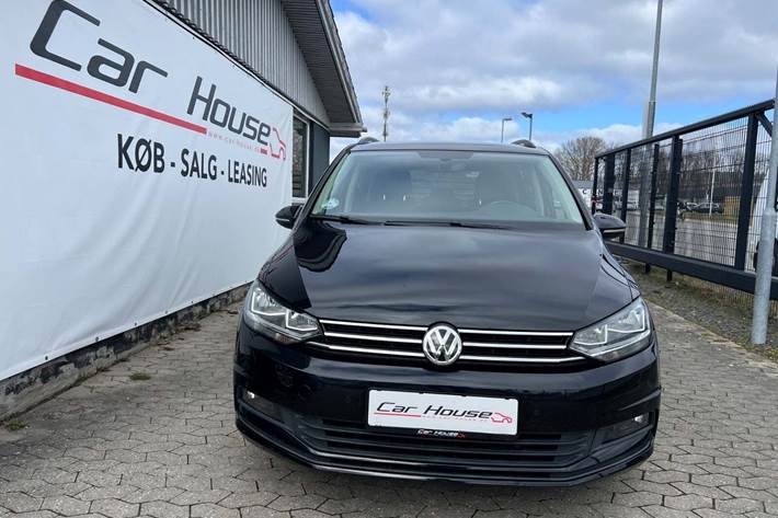 Sort VW Touran fra 2018