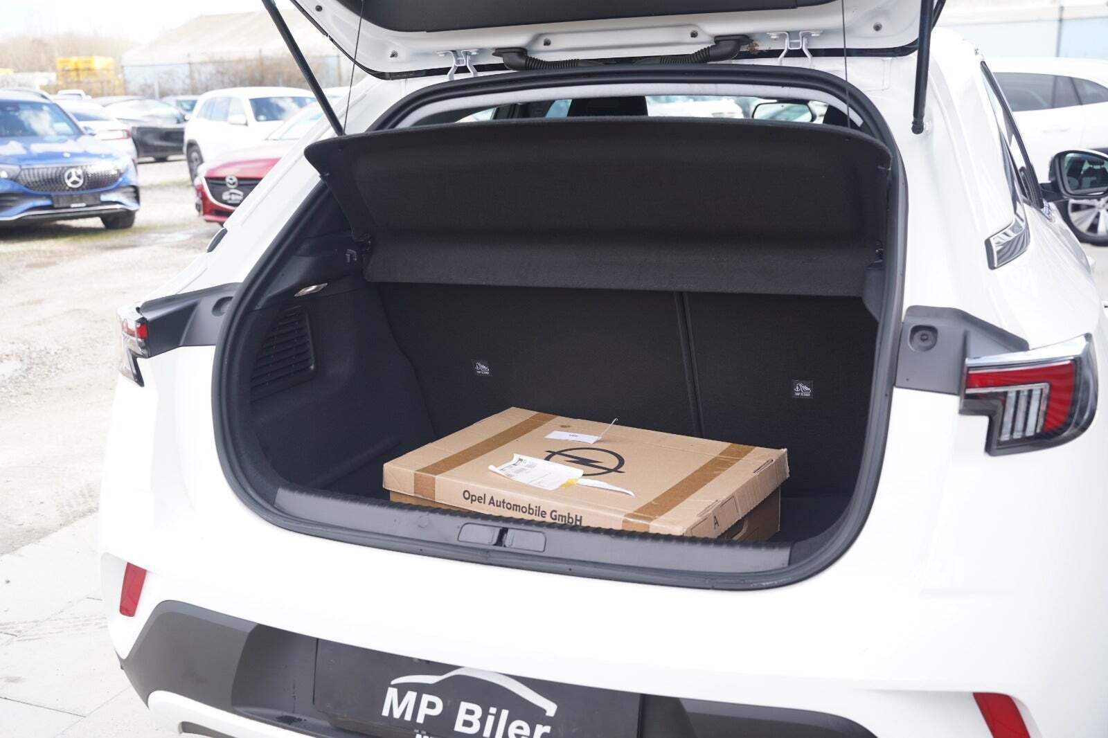 Hvid Opel Mokka-e fra 2023