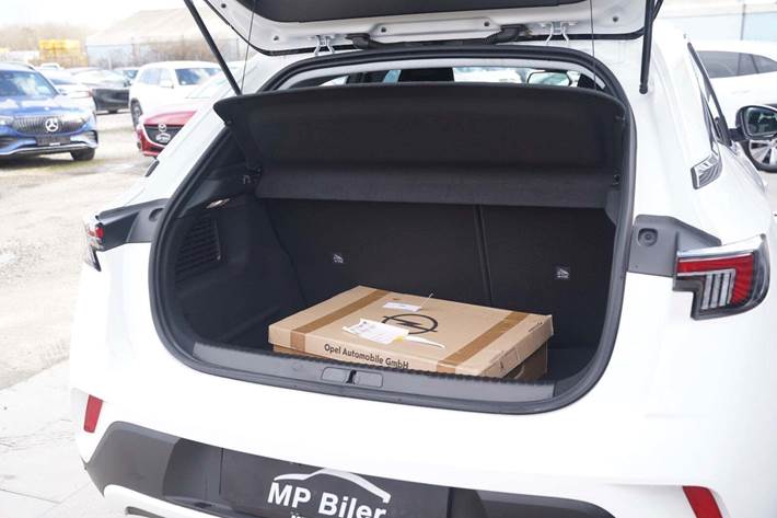 Hvid Opel Mokka-e fra 2023