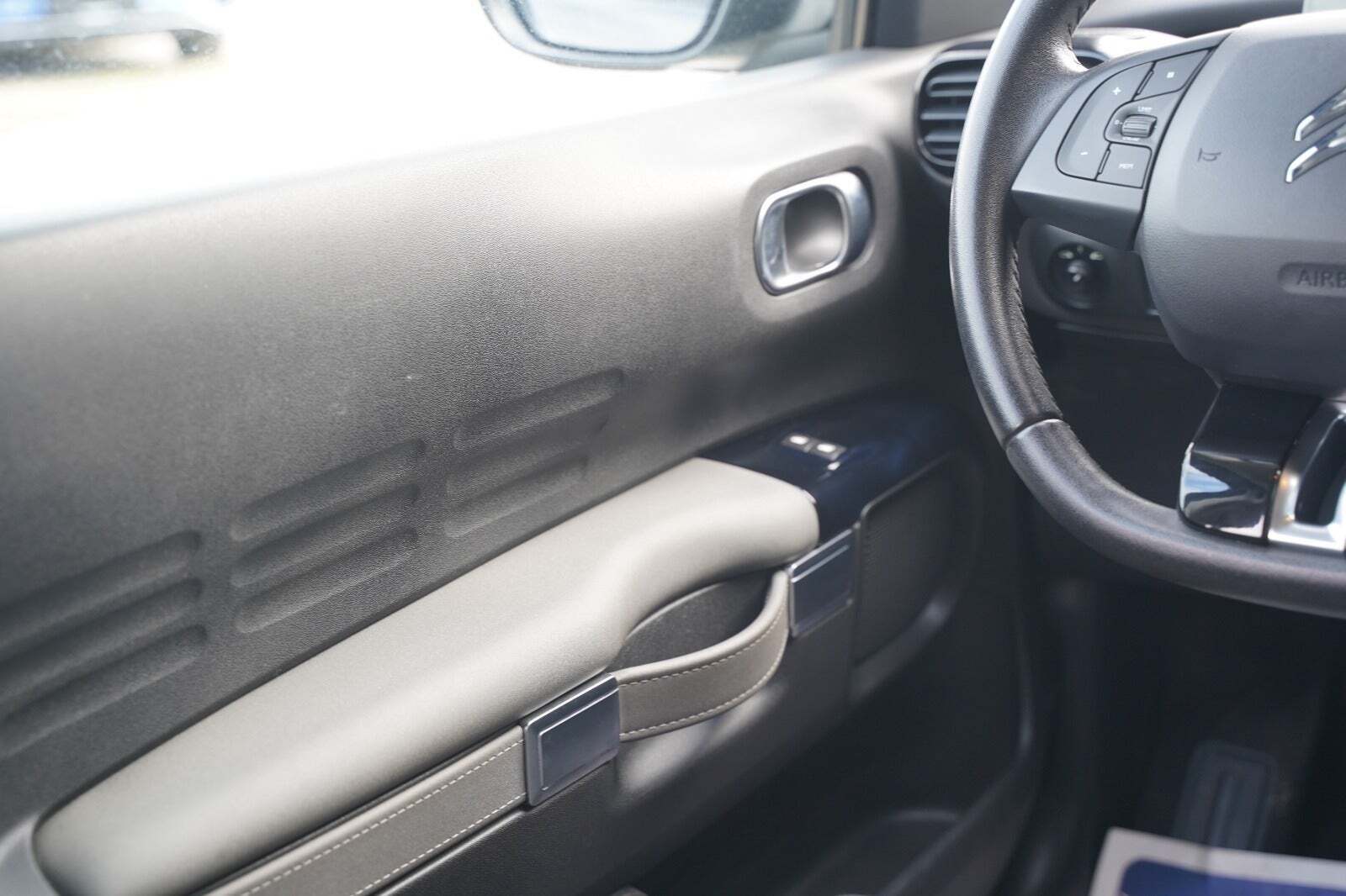 Grå Citroën C4 Cactus fra 2020