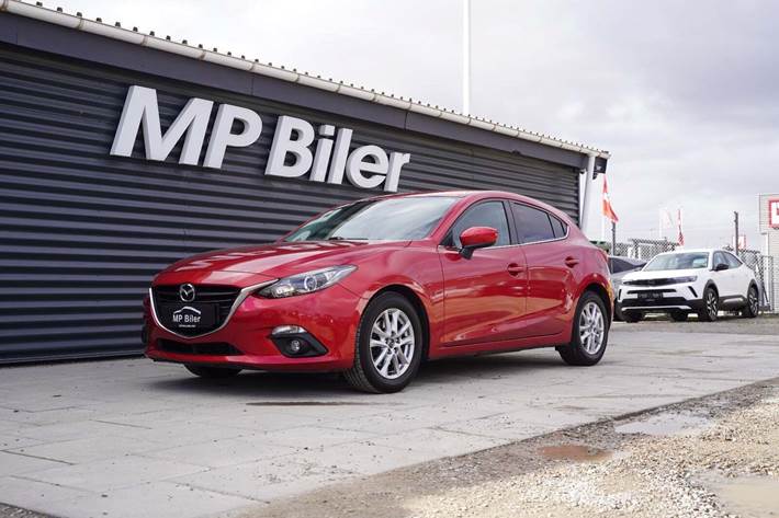 Rød Mazda 3 fra 2013