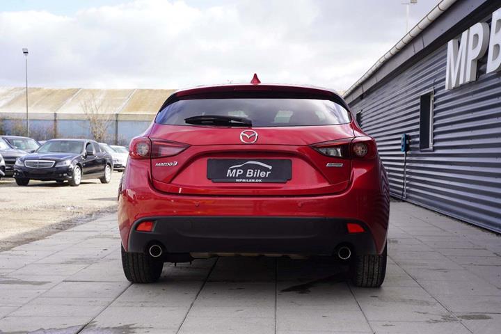 Rød Mazda 3 fra 2013