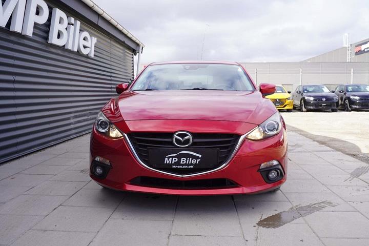 Rød Mazda 3 fra 2013