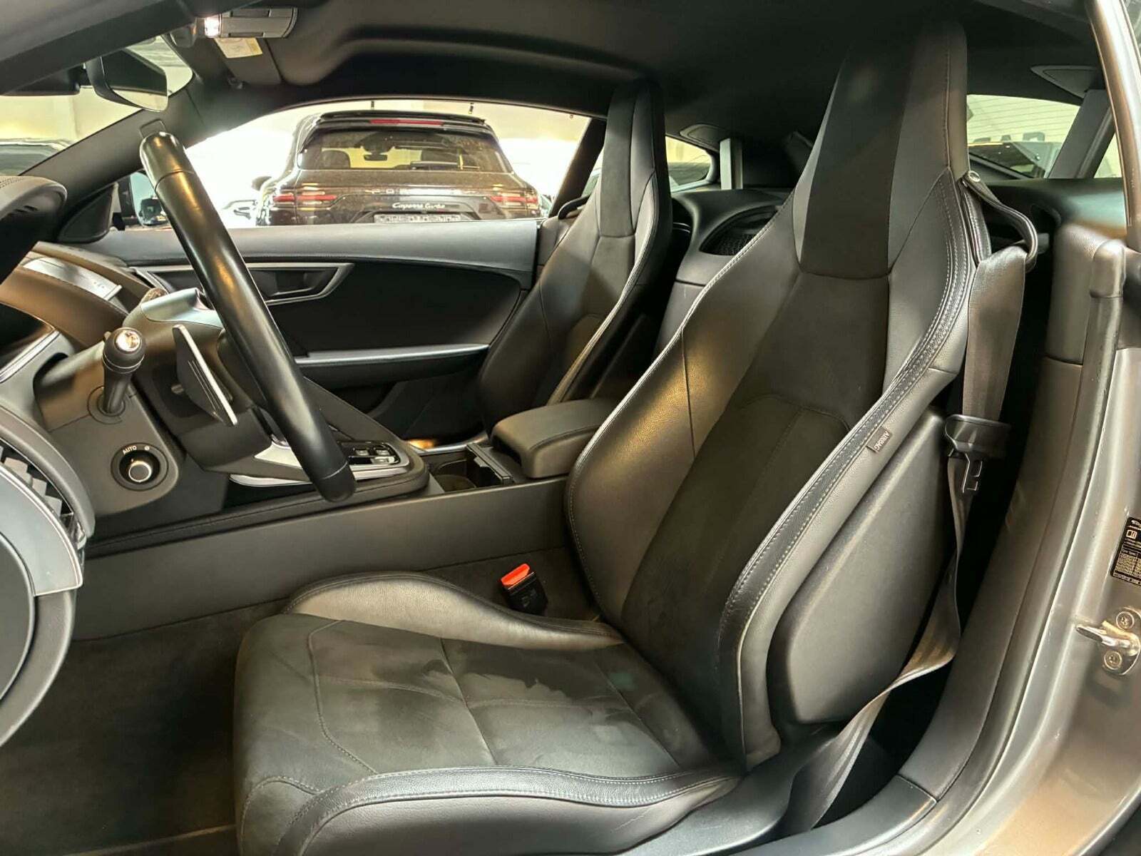 Jaguar F-Type 2,0 P300 R-Dynamic Coupé aut.