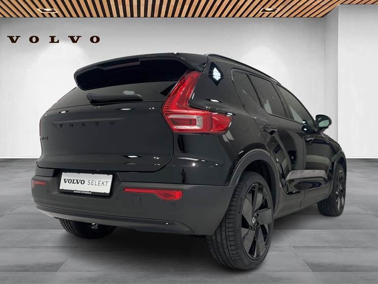 Volvo EX40 Extended Range Black Edition