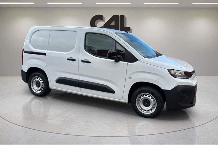 Hvid Citroën Berlingo fra 2024