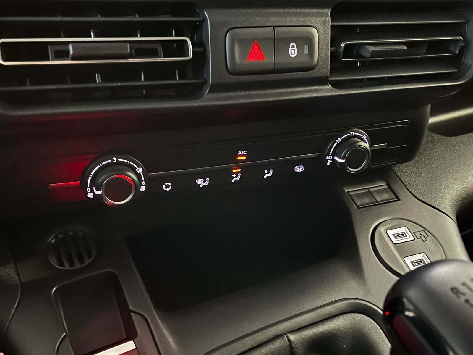 Hvid Citroën Berlingo fra 2024