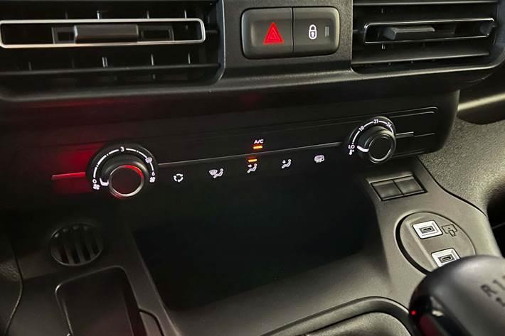 Hvid Citroën Berlingo fra 2024