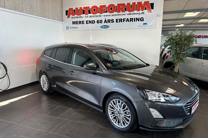 Grå Ford Focus fra 2020 set udefra