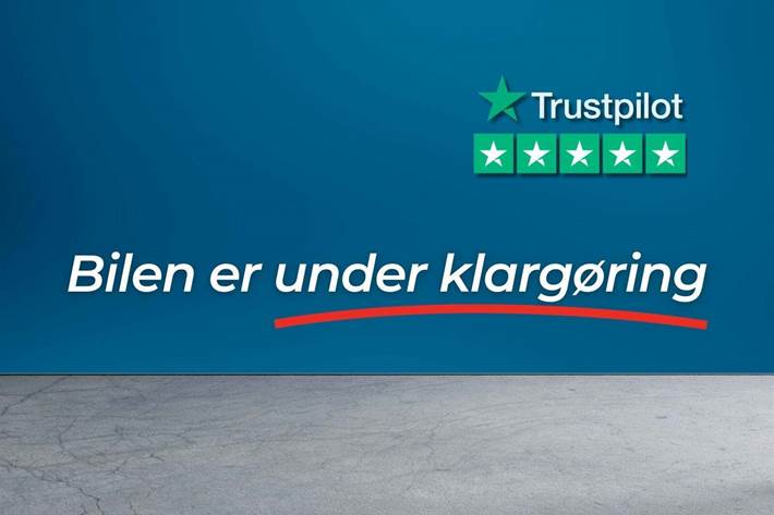 Grå Peugeot e-2008 fra 2024