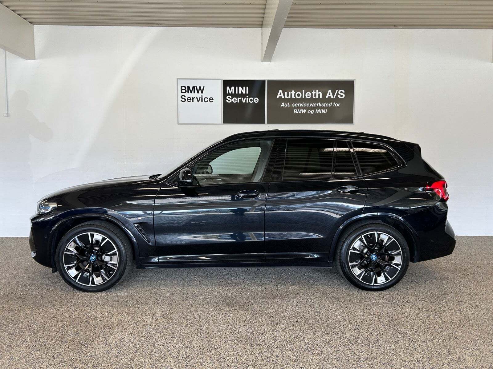 BMW iX3 Charged Plus M-Sport