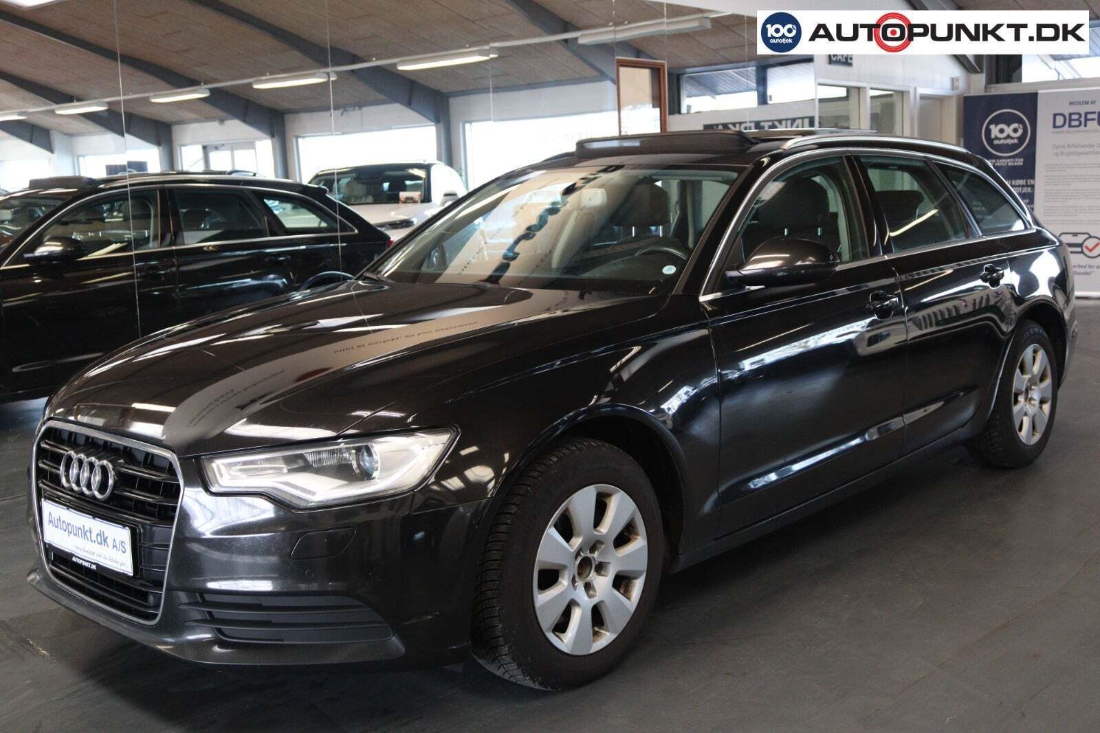Sort Audi A6 fra 2012 set udefra