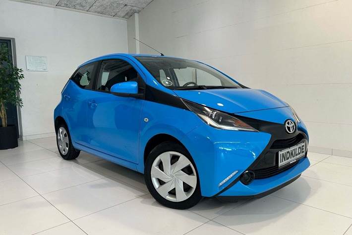 Blå Toyota Aygo fra 2017