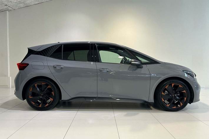 Grå Cupra Born fra 2022