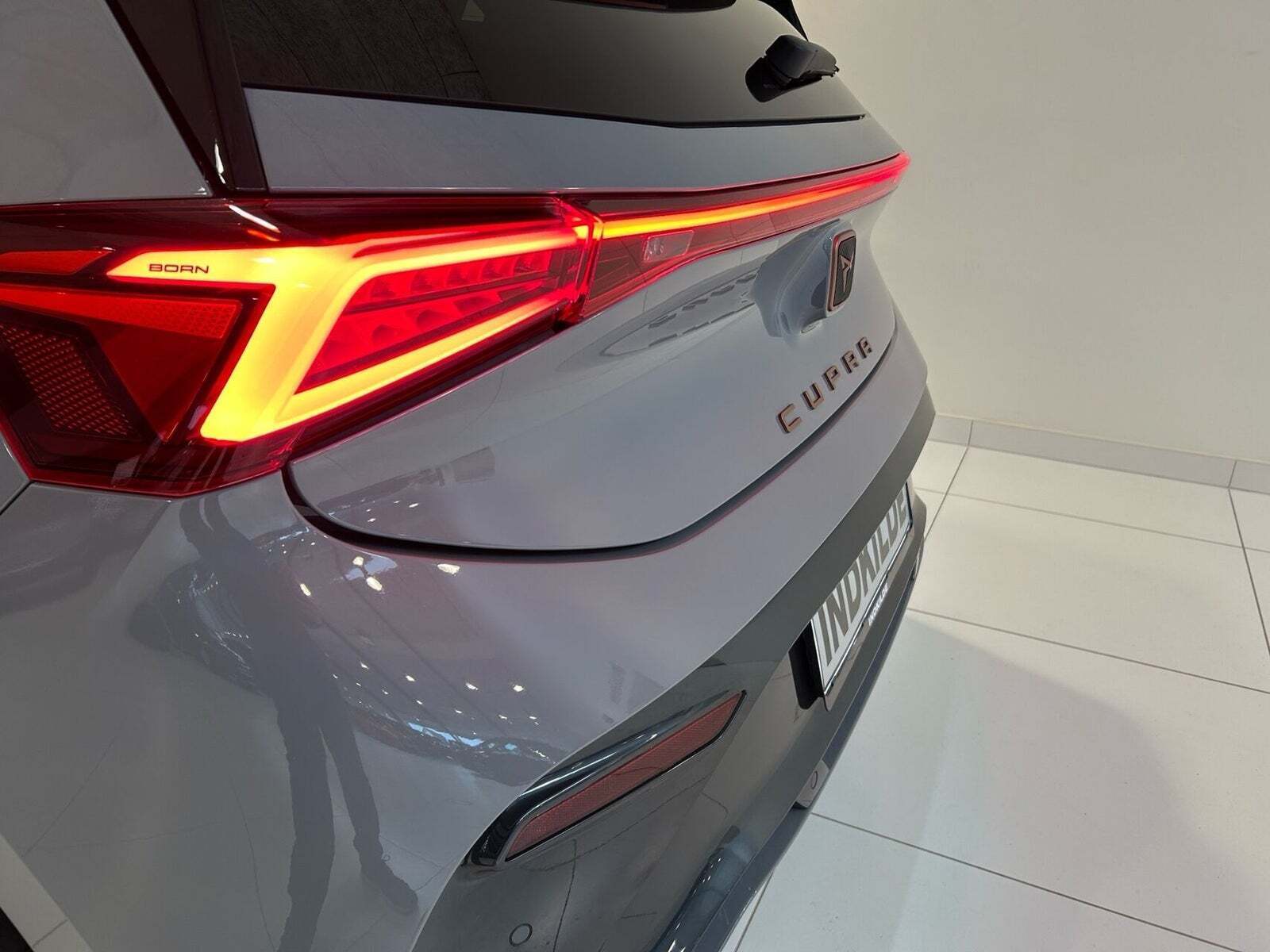 Grå Cupra Born fra 2022