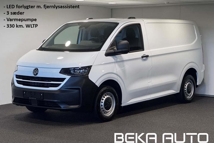 Hvid VW e-Transporter fra 2025 set udefra