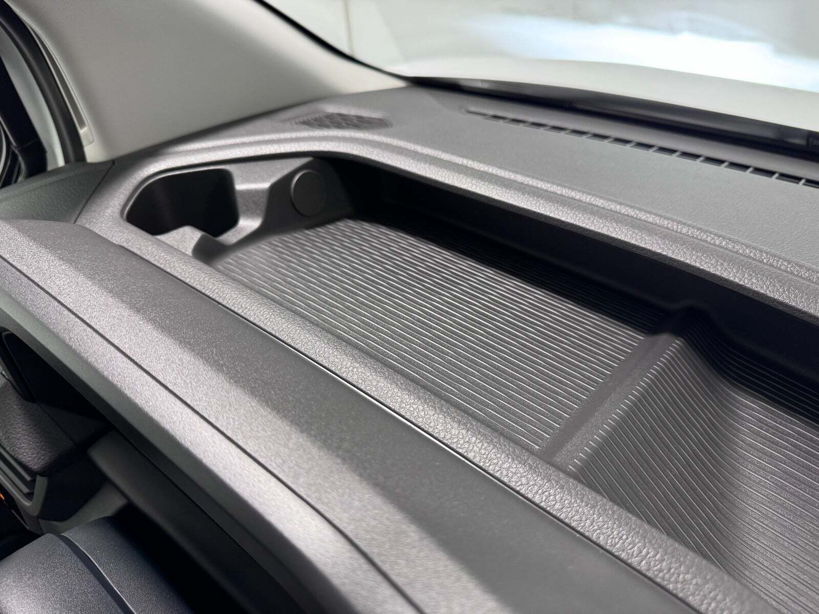 Hvid VW e-Transporter fra 2025