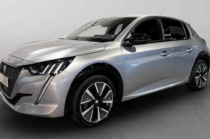 Sølv Peugeot e-208 fra 2020