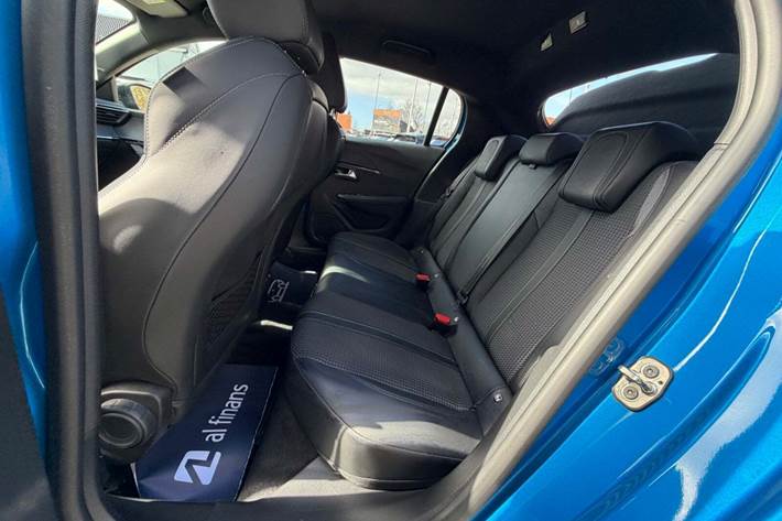 Blå Peugeot e-208 fra 2020