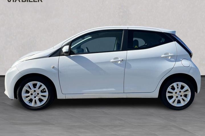 Hvid Toyota Aygo fra 2016