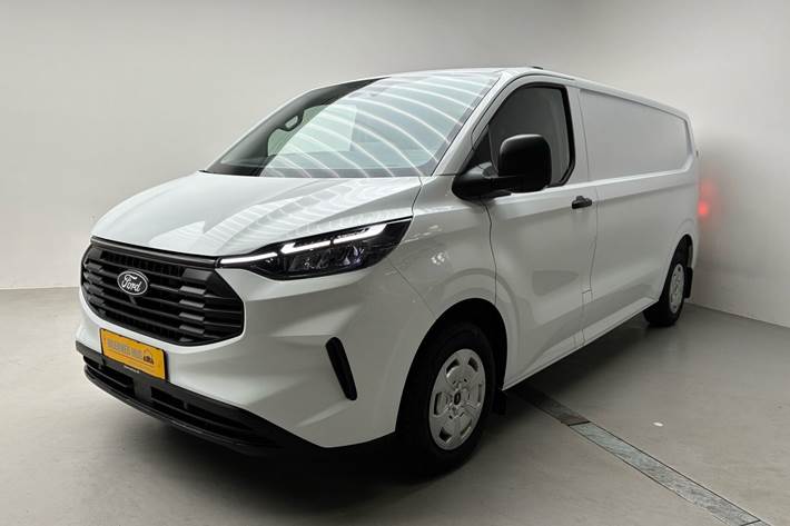 Hvid Ford Transit Custom fra 2025