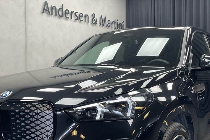 Sort BMW iX1 fra 2025