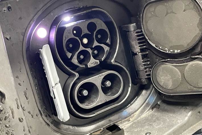 Sort BMW iX1 fra 2025