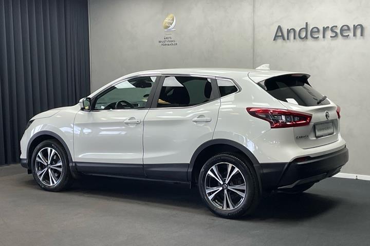 Hvid Nissan Qashqai fra 2020