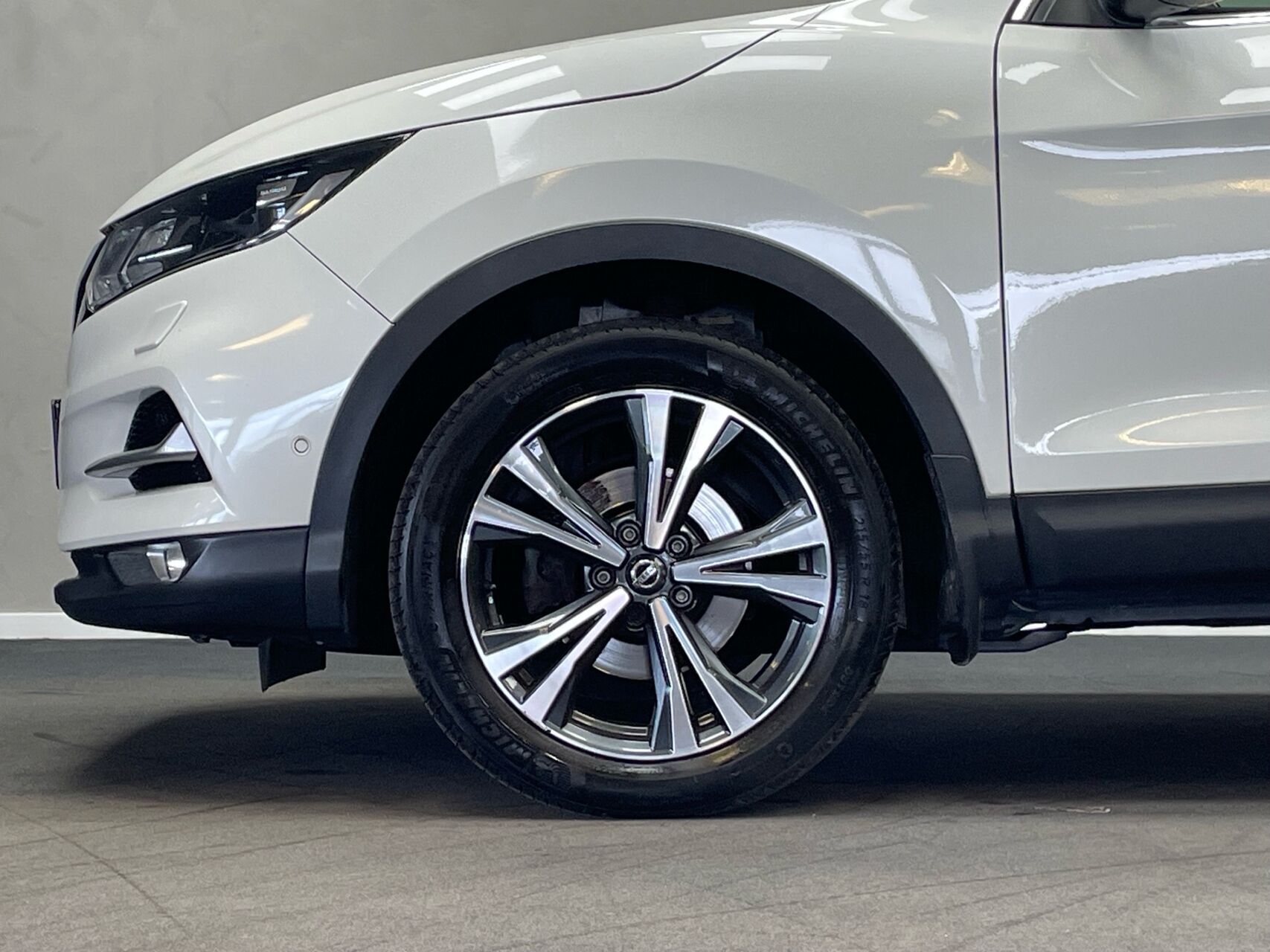 Hvid Nissan Qashqai fra 2020
