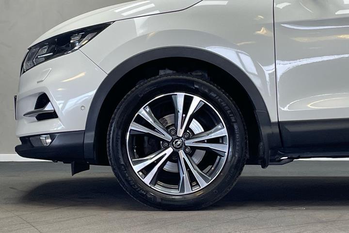 Hvid Nissan Qashqai fra 2020
